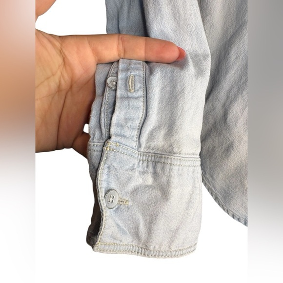 Madewell Blue Light Wash Coastal Grunge Chambray Denim Button Down Shirt Size XS - Picture 10 of 10